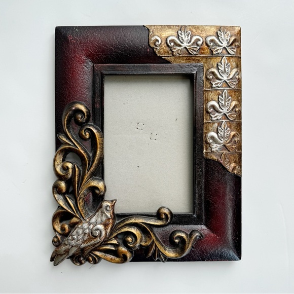 4x6” Decorative Picture Frame - Picture 1 of 1